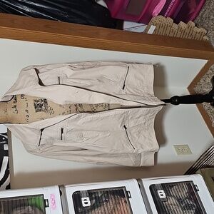 Nwt 3x cream/tan dress barn jacket.